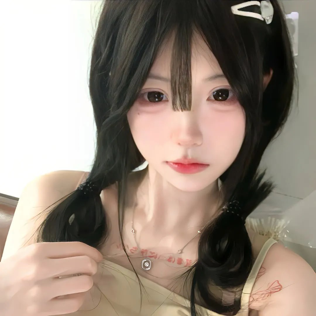 模仿女孩
